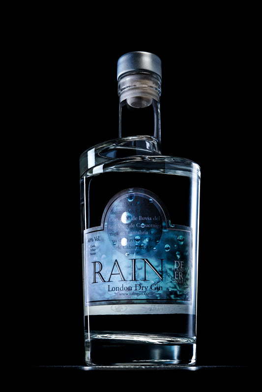 Botella de ginebra Rain Gin
